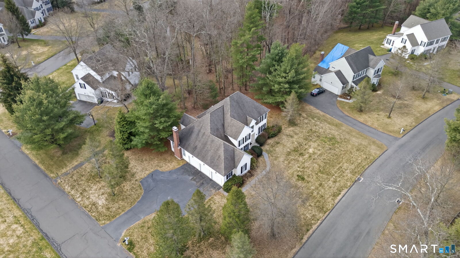 Property Photo:  5 Fenwick Drive  CT 06001 