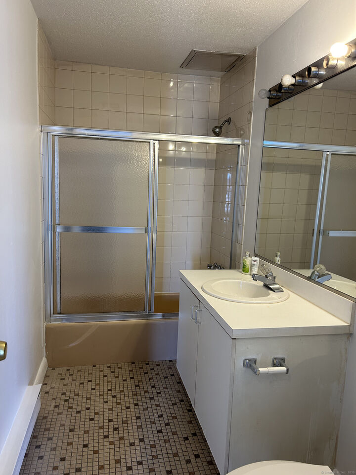 Property Photo:  90 Kane Street C1  CT 06119 