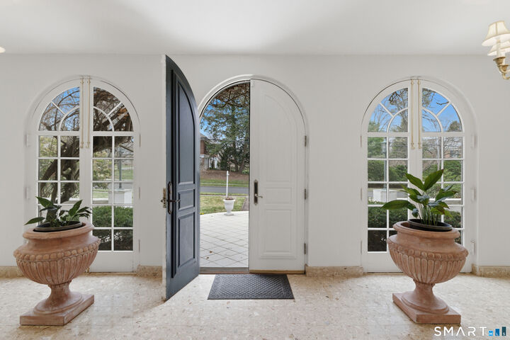 Property Photo:  11 Sycamore Road  CT 06117 