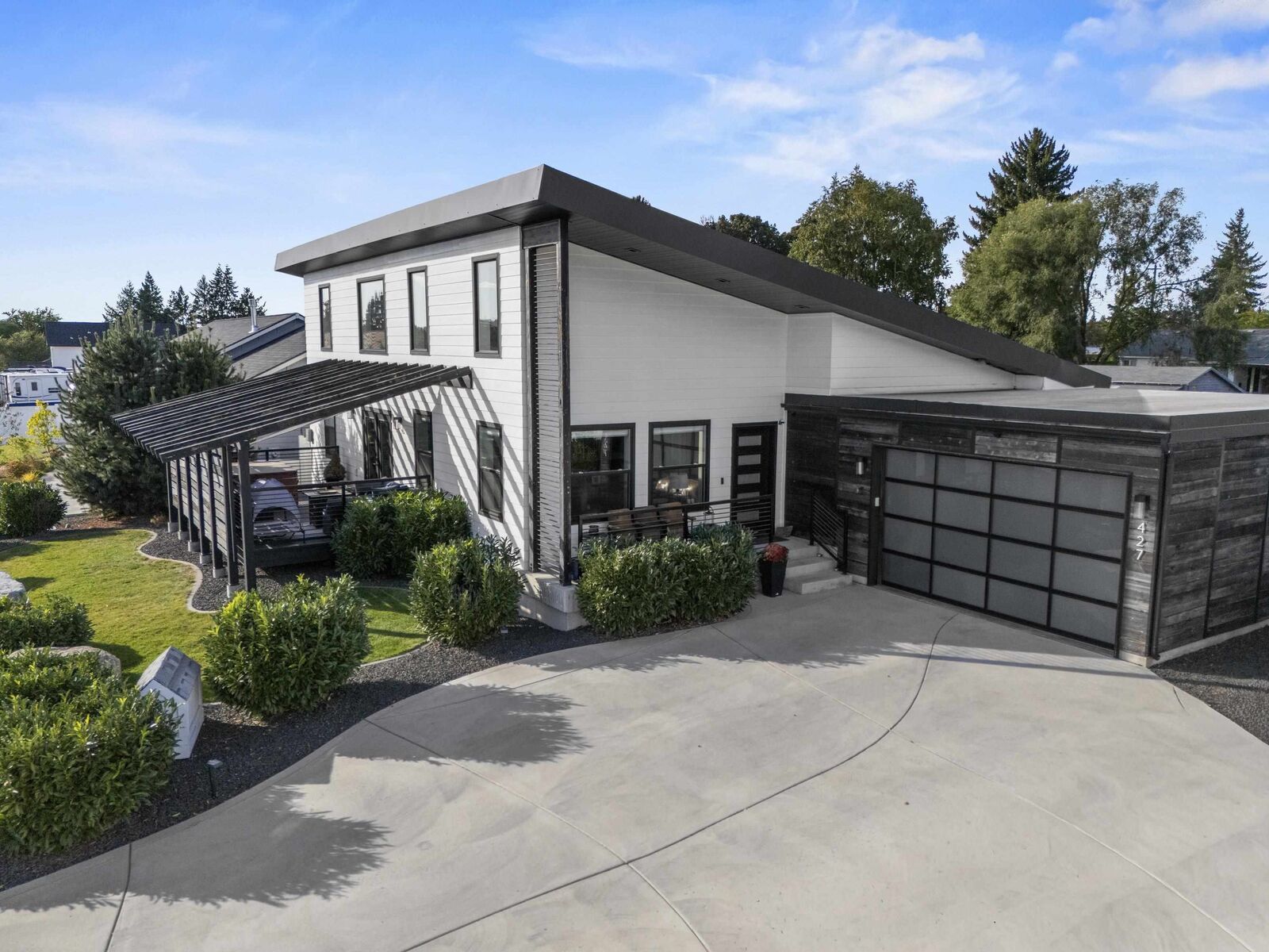 Property Photo:  427 N Union Ln  WA 99206 
