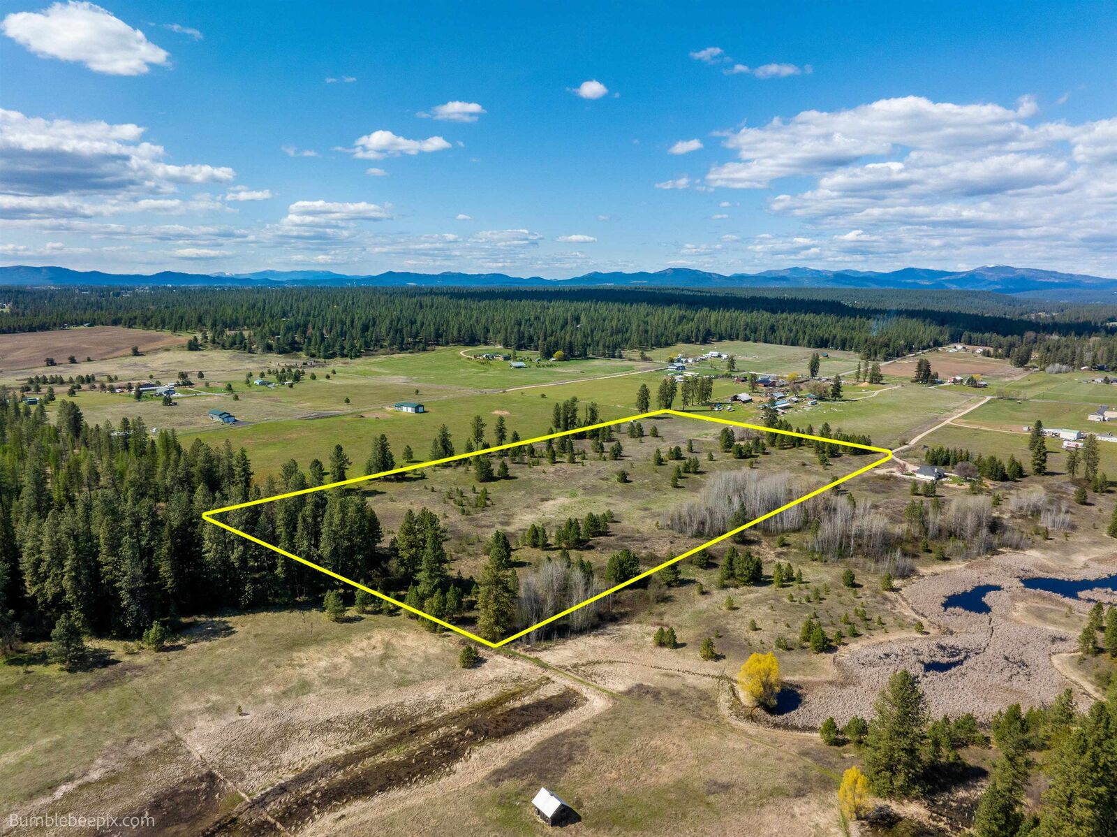 Property Photo:  31xx E Westmoreland Rd  WA 99006 