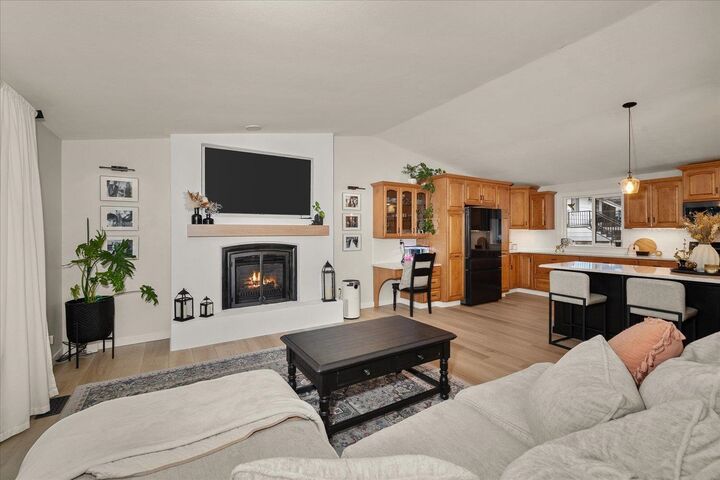 Property Photo:  513 E Silver Pines Ct  WA 99005 