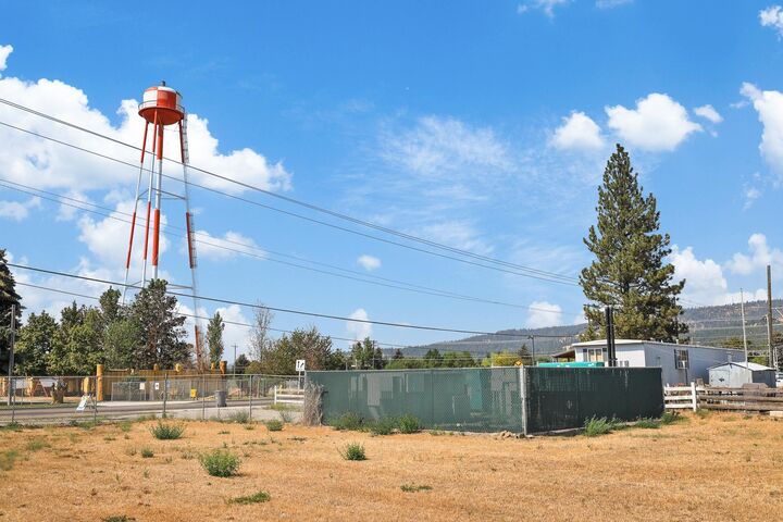 Property Photo:  3104 N. N Barker Rd  WA 99027 