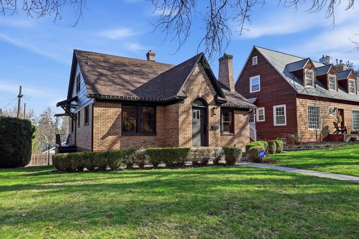 Property Photo: 618 W 22nd Ave WA 99203