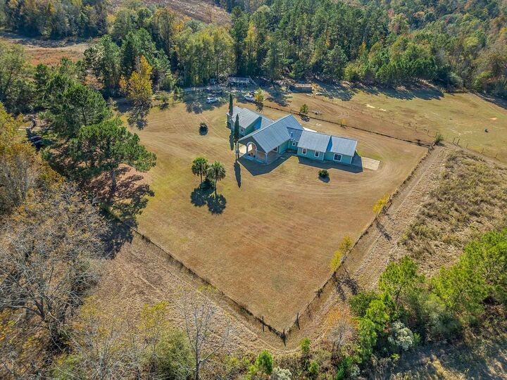 Property Photo: 8701 Salem Road FL 32352