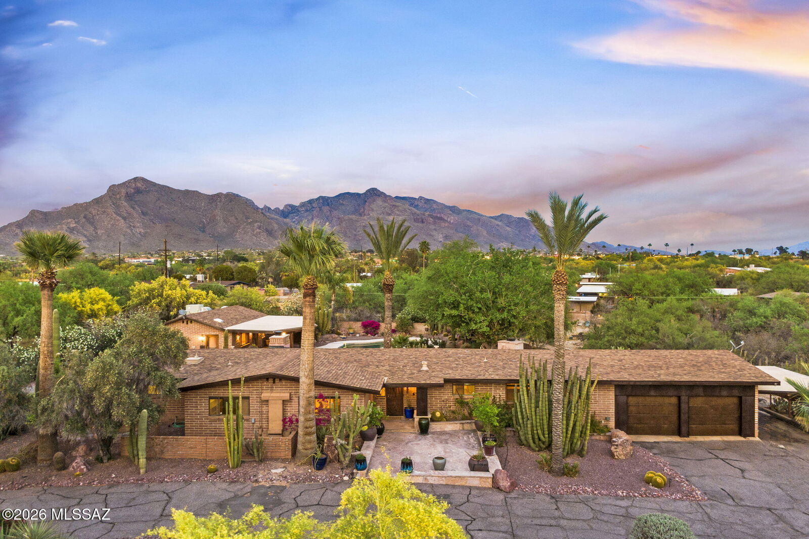 Property Photo:  7032 N Via Pisa  AZ 85704 
