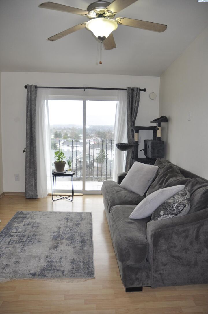 Property Photo: 1645 NE Merman Dr. #B-301 WA 99163