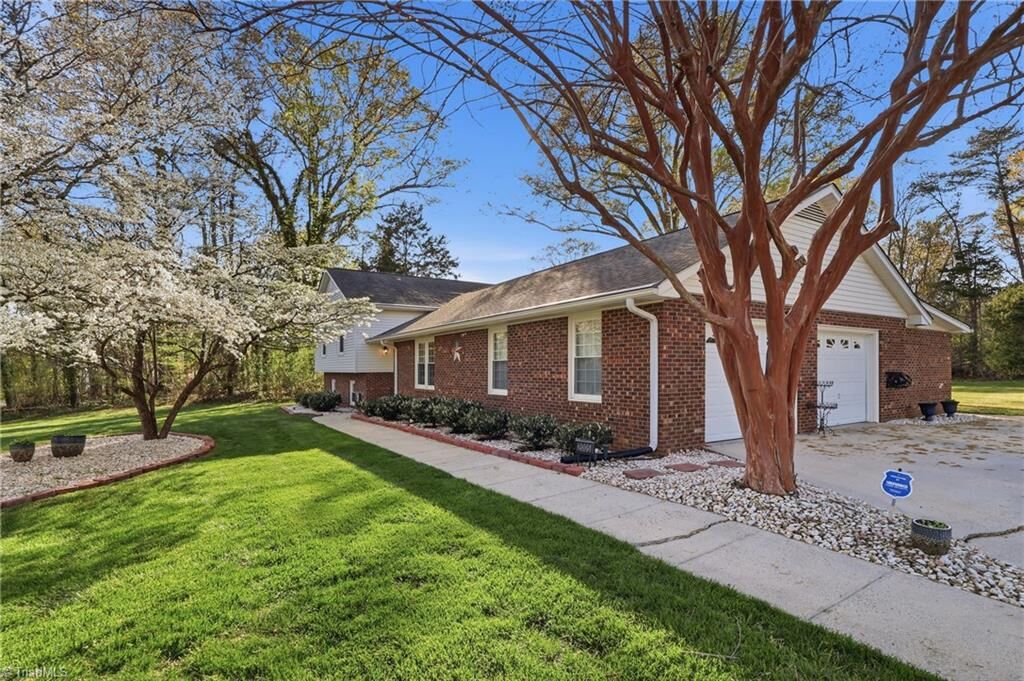 Property Photo:  2005 Hunterwoods Drive  NC 27265 