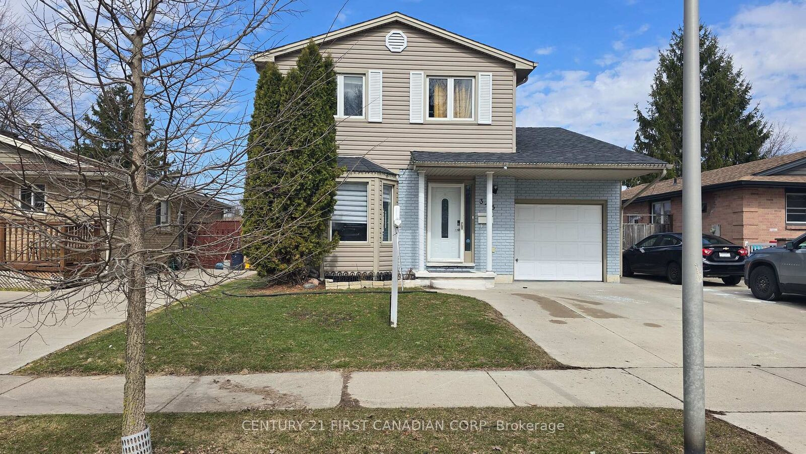 Property Photo:  345 Banbury Crescent  ON N5Z 4V1 