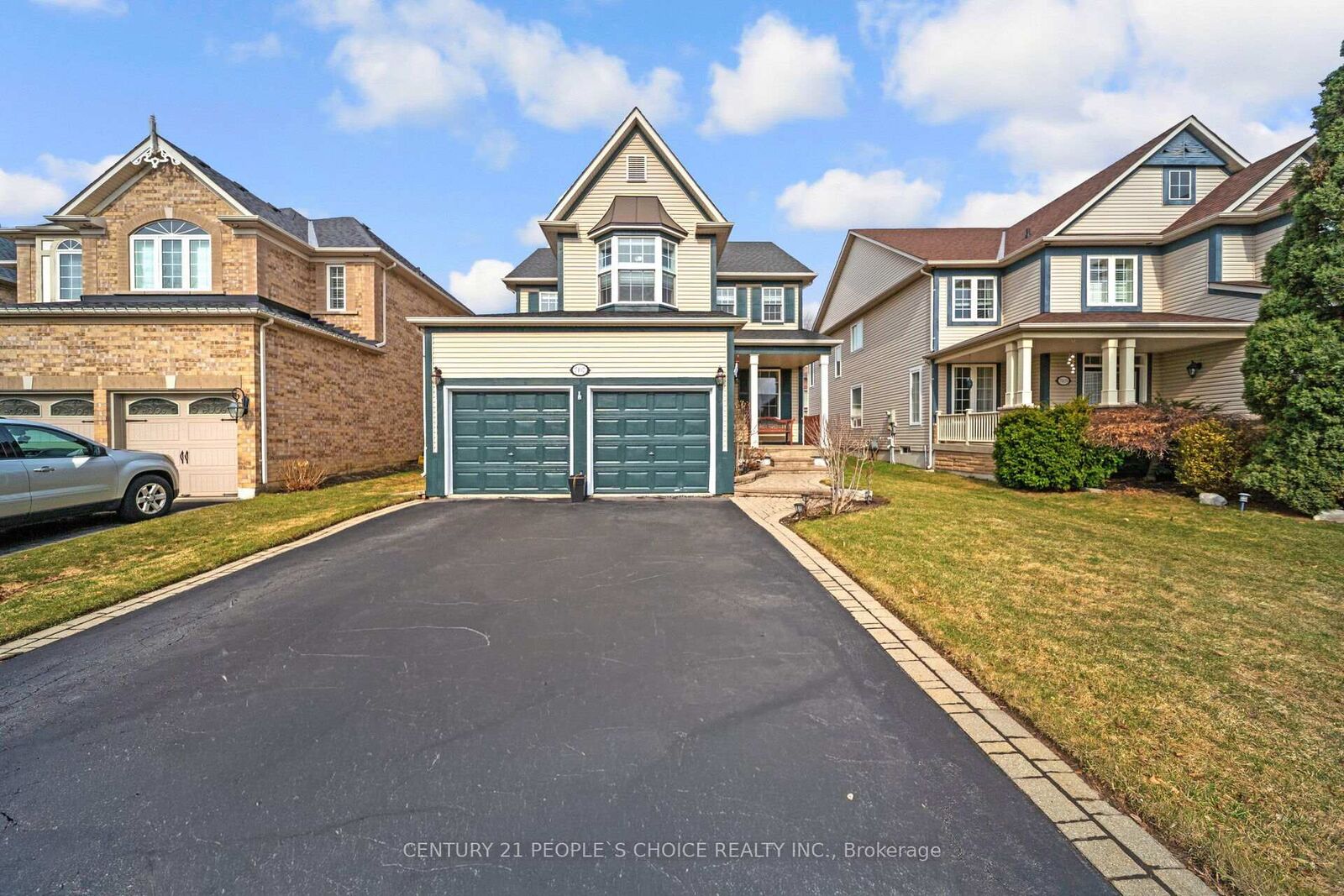 Photo de la propriété: 7107 Appletree Lane ON L5W 1W5