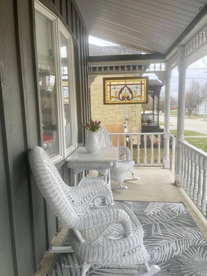 Property Photo: 430 Albert Street ON N0M 1S1