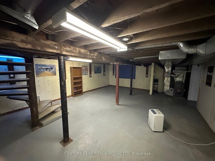 Property Photo: 3393 Waneeta Drive ON N5H 2R2
