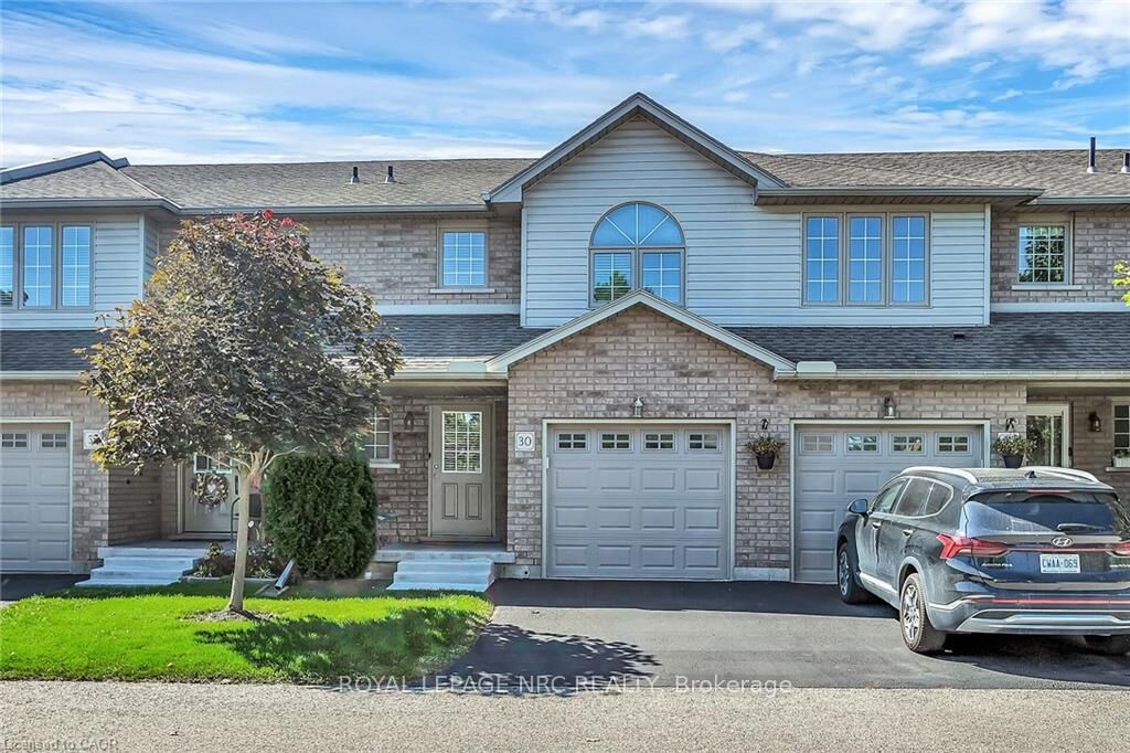 Property Photo: 40 Braemar Avenue 30 ON N3W 2N1