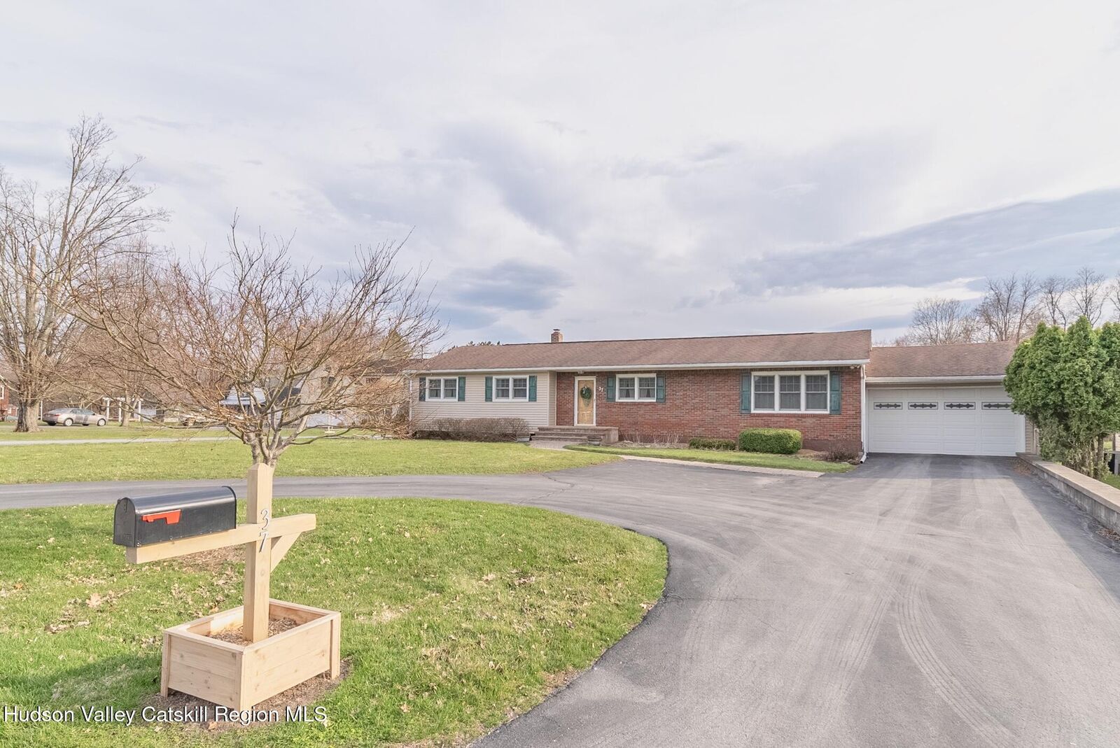 Property Photo:  37 Spaulding  NY 12477 