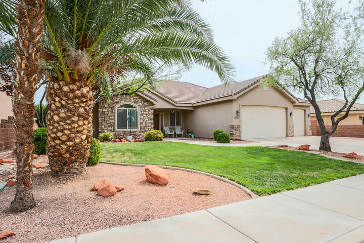 Property Photo:  1037 S 620 East St  UT 84790 