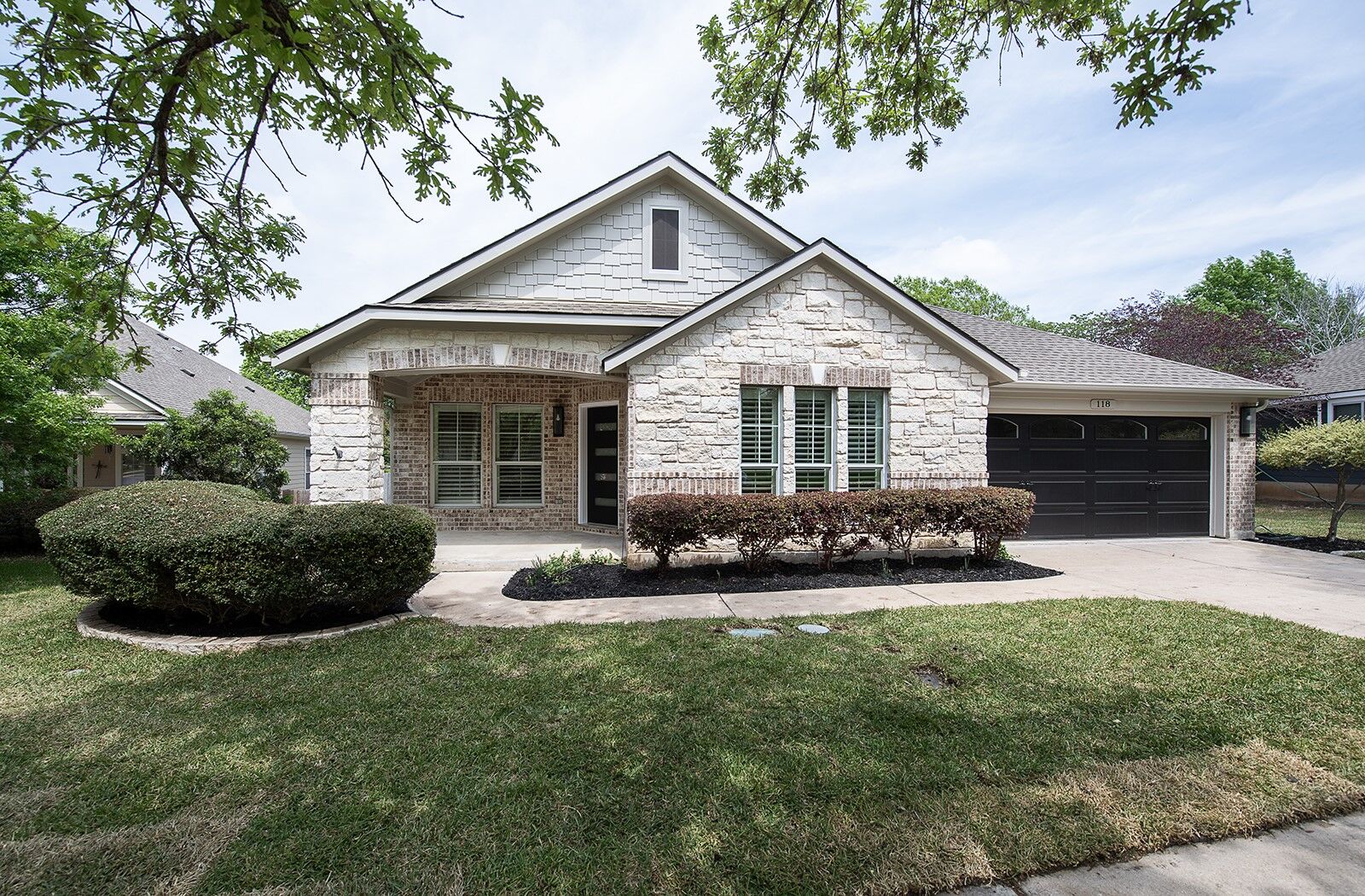 Property Photo:  118 Chestnut Court  TX 78633 