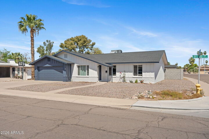 Property Photo:  1664 E Del Rio Drive  AZ 85282 