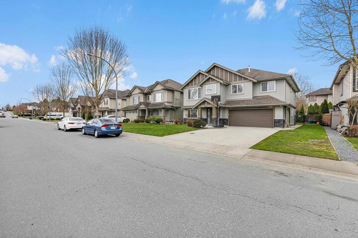 Property Photo: 32460 Mitchell Avenue BC V4S 0B2