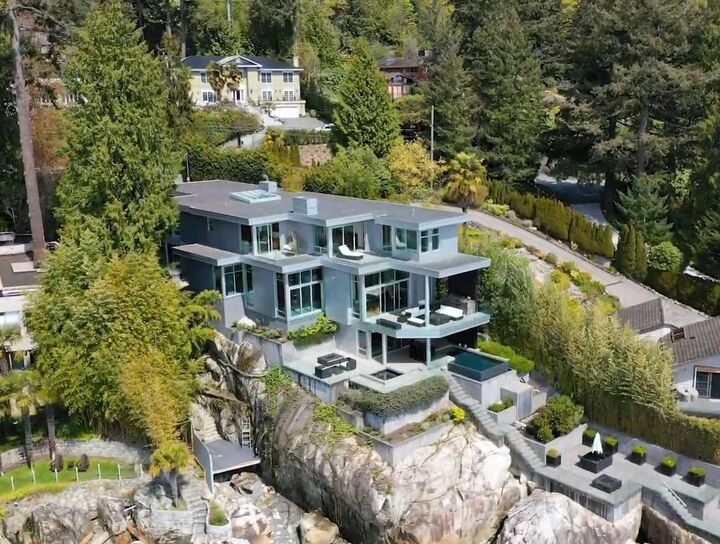 3906 Marine Drive — photo 1