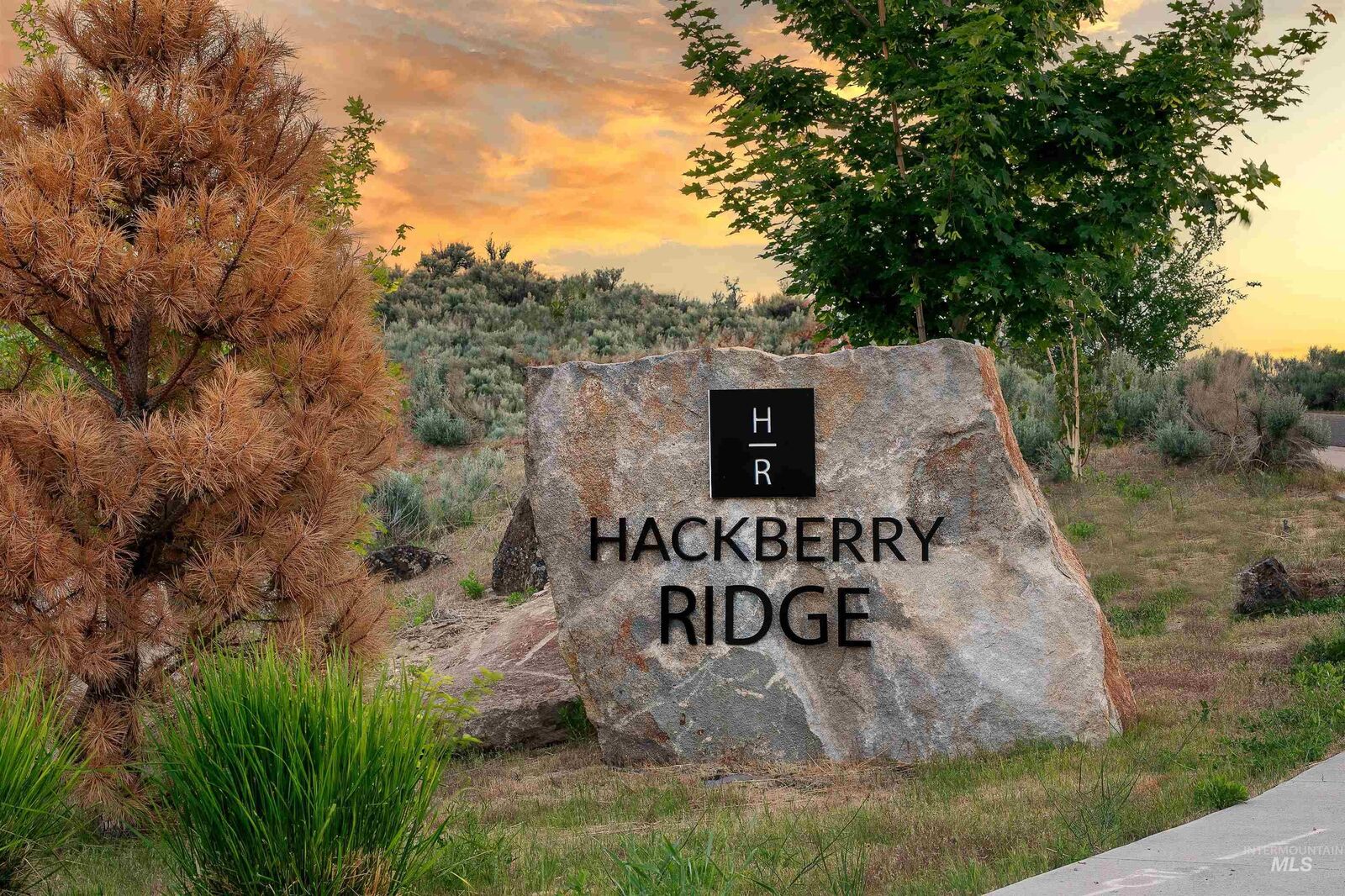 Property Photo:  5129 N Becker Ridge Ln  ID 83702-1569 