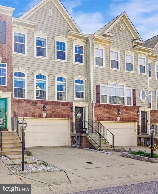 Property Photo: 7326 Mockingbird Circle MD 21060