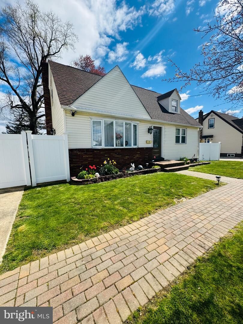 Property Photo:  2007 Sanford Street  PA 19116 