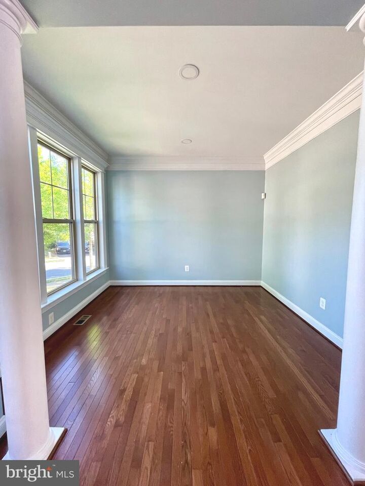 Property Photo:  5681 Liberty Manor Circle  VA 22193 