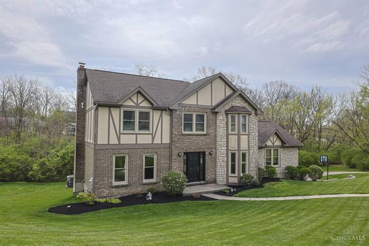 Property Photo: 1236 Hickorylake Drive OH 45233