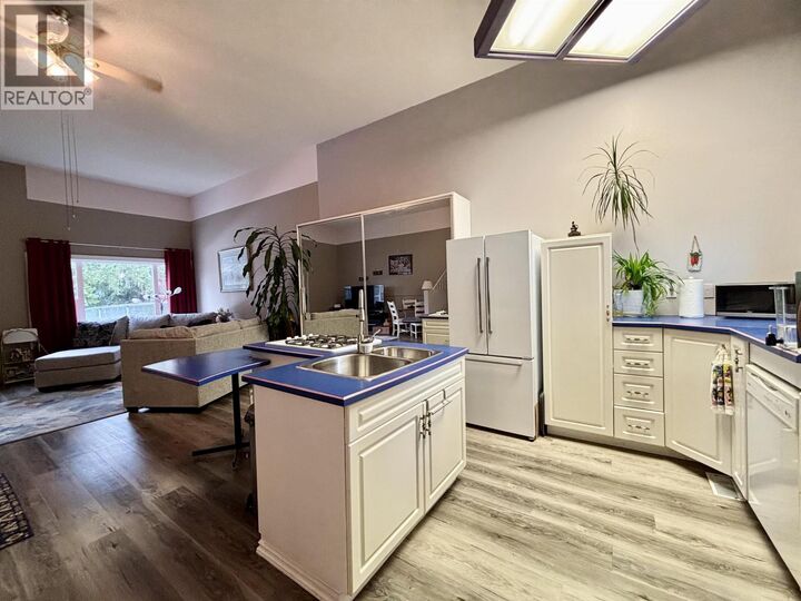 Property Photo: 863 Lahakas Boulevard 16 BC V8C 1V1