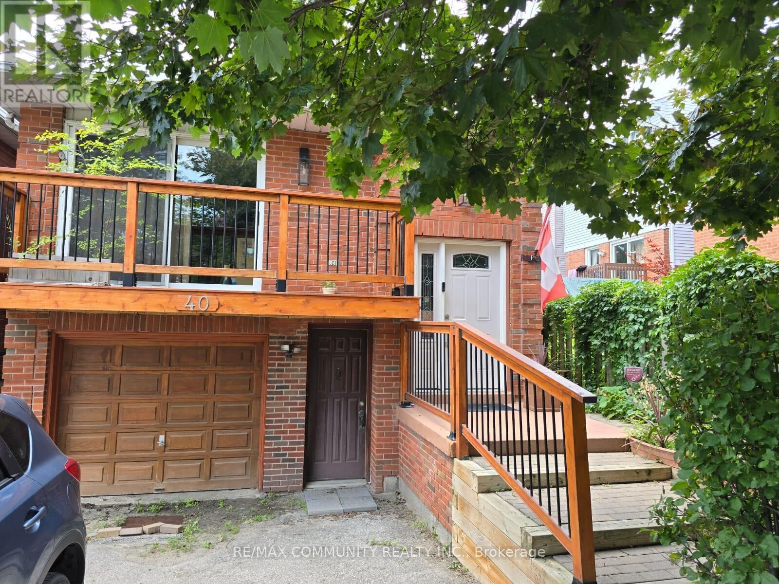 Property Photo:  40 Massie Street  ON M1S 3Z6 