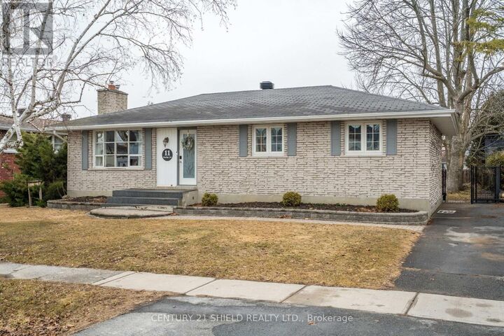 Property Photo:  11 Strachan Avenue  ON K0C 1P0 
