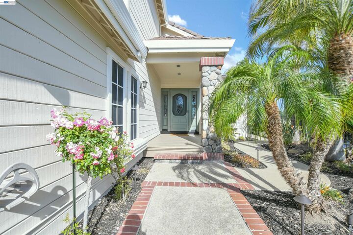 Property Photo:  1001 Saint Andrews Dr  CA 94505 