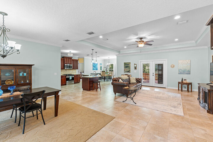 Property Photo:  6 Davis Court  FL 32579 