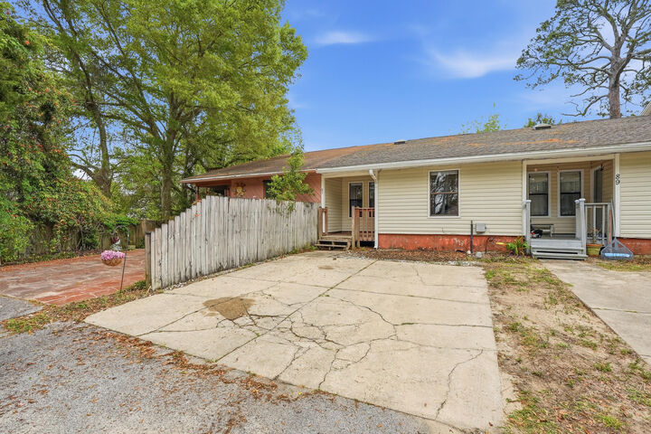 Property Photo: 87 NE Harris Road FL 32547