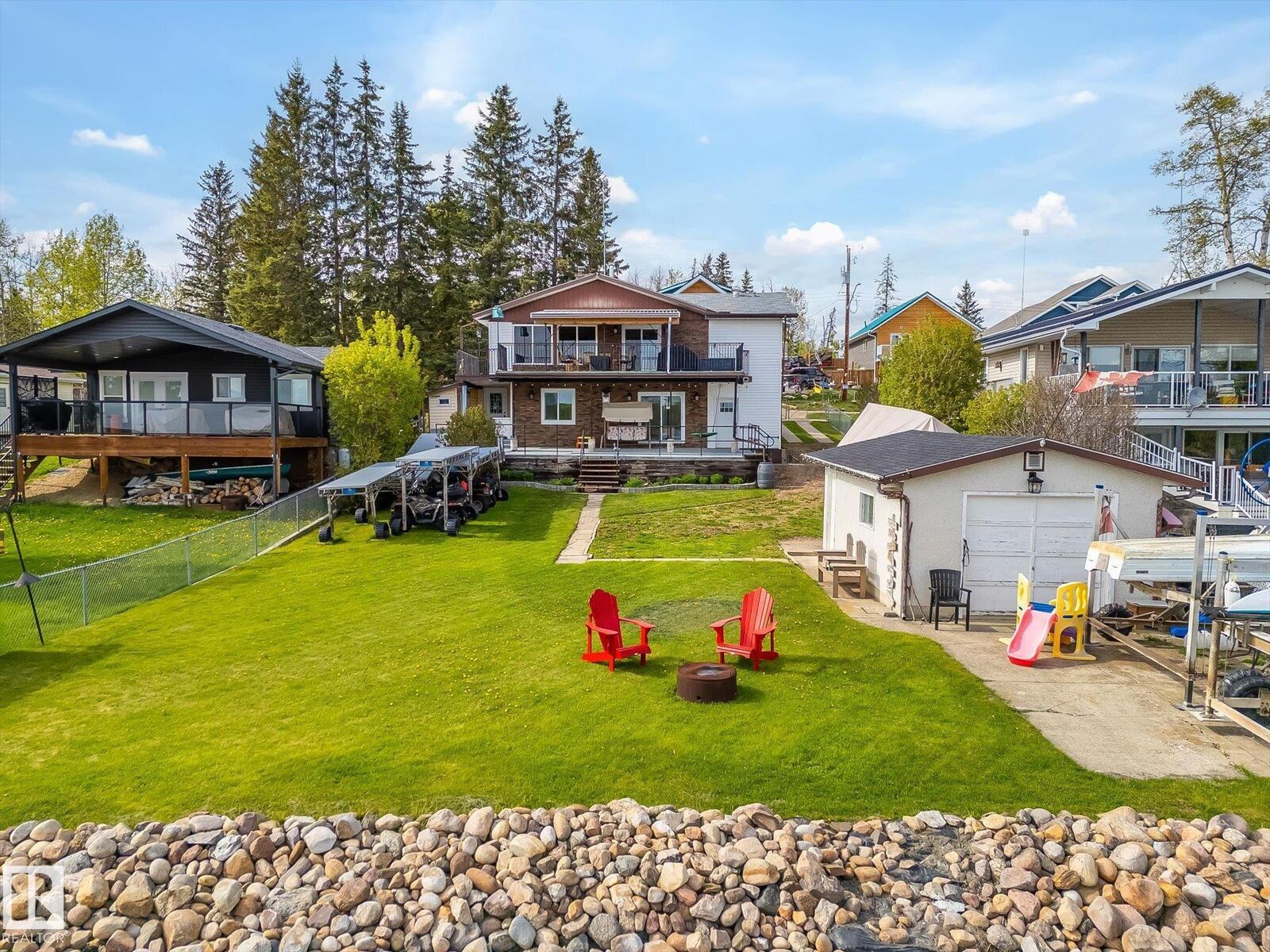 Property Photo: 75 Lakeview Av South View AB T0E 0L0