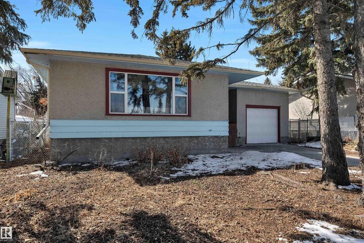 Photo de la propriété:  6608 84 Street NW  AB T6E 2W9 