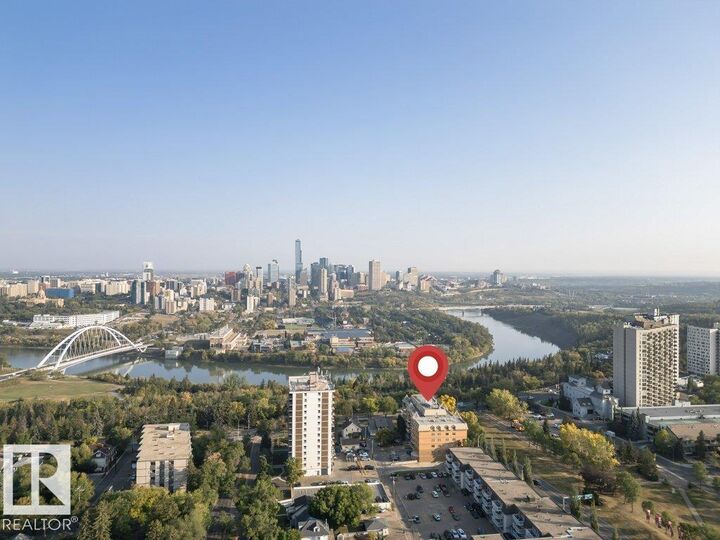 Photo de la propriété:  8728 Gateway Boulevard NW 602  AB T6E 6K3 