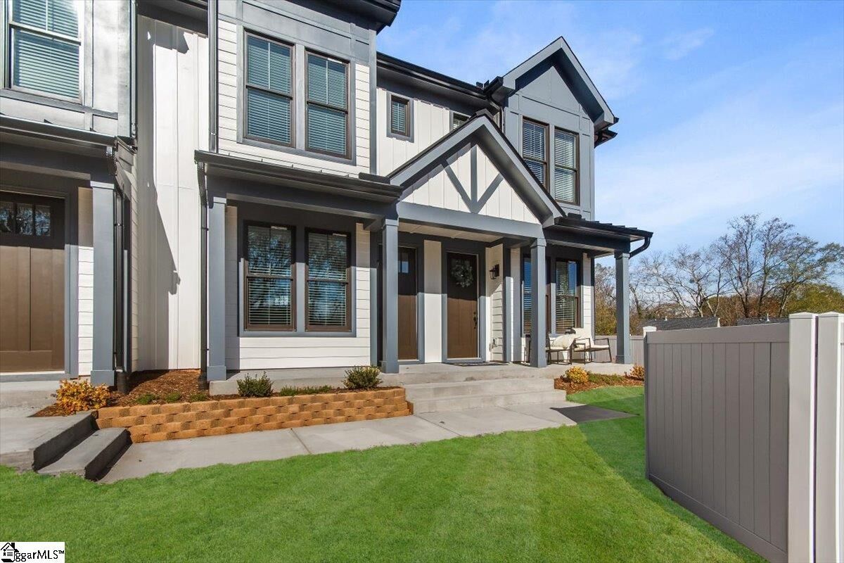 Property Photo:  9 Hawthorne Lane Unit 104  SC 29615 