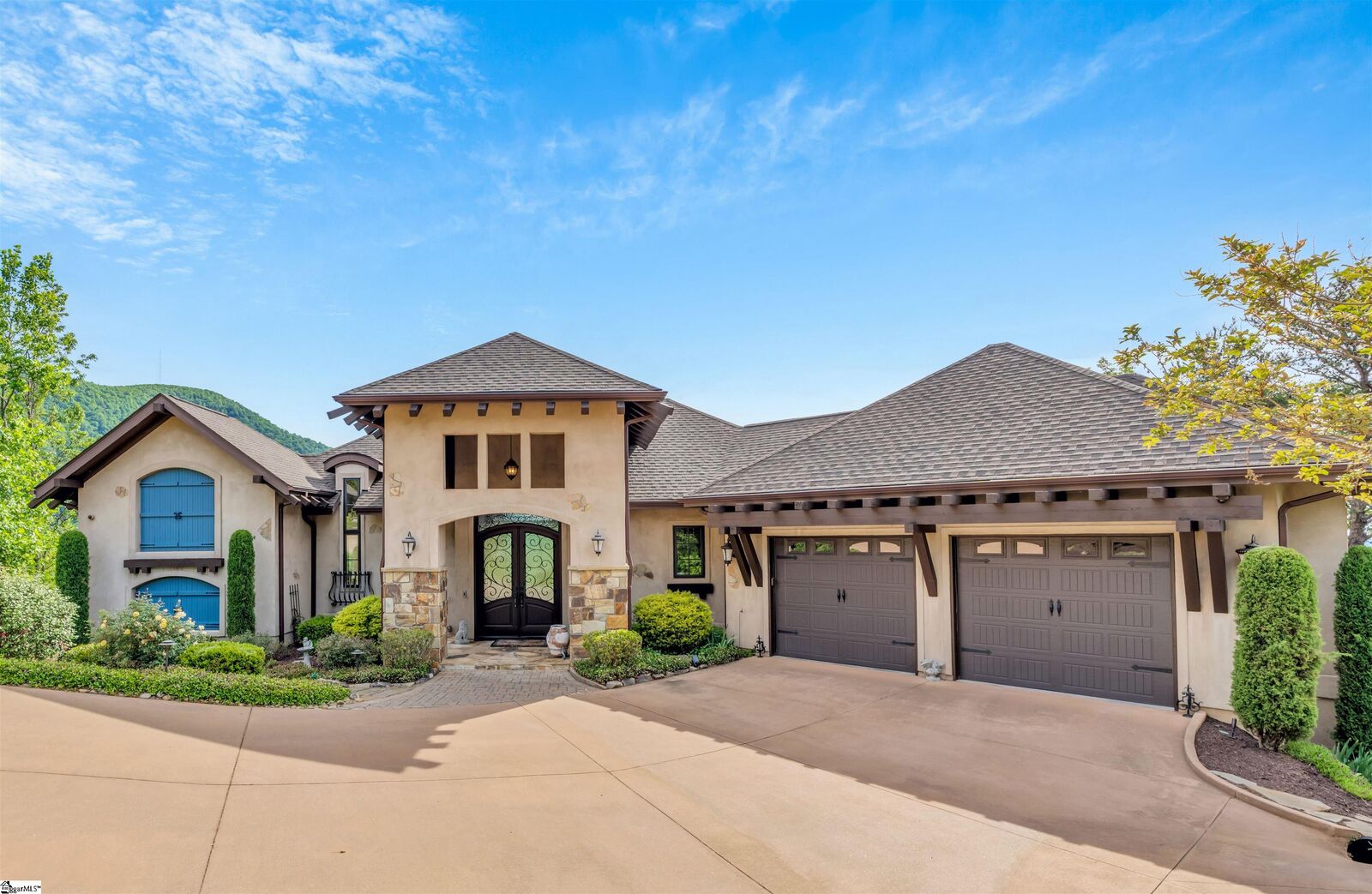 Property Photo: 209 Craggy Rock Lane SC 29356