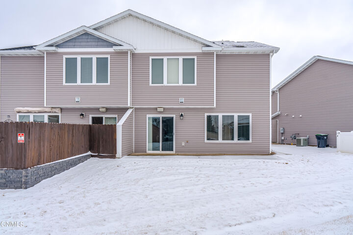 Property Photo: 2616 Douglas Place SE ND 58554