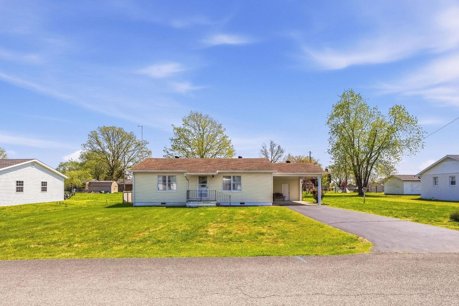 Property Photo:  36 Poplar Street  KY 42459 