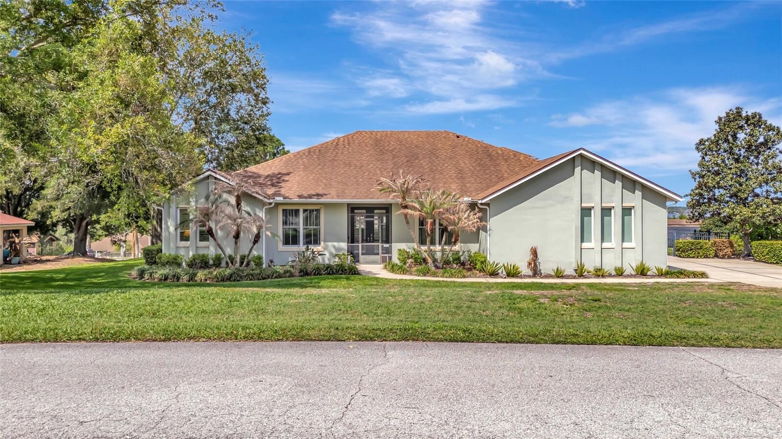 Property Photo: 12609 Katherine Circle FL 34711