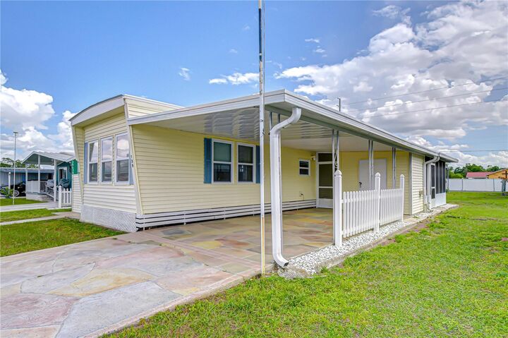 Property Photo:  38634 Lansing Avenue  FL 33542 