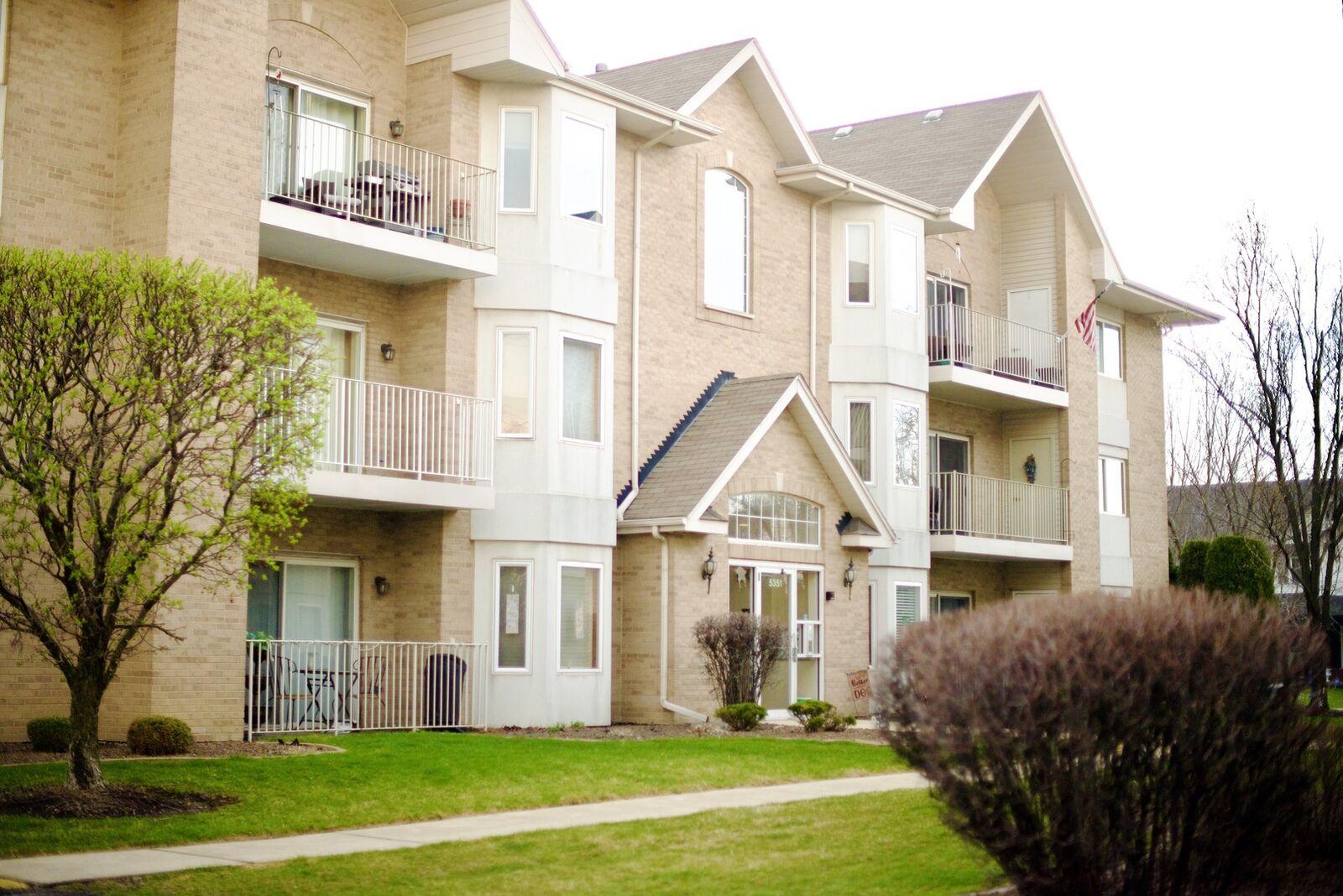 Property Photo:  5351 W Mint Julip Drive 301  IL 60803 