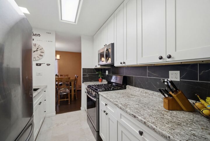 Property Photo: 1926 Prairie Square 313 IL 60173