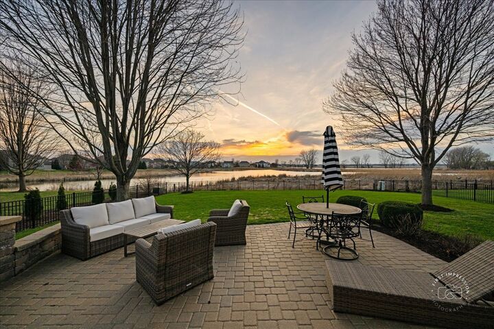 Property Photo:  664 Bennett Drive  IL 60542 