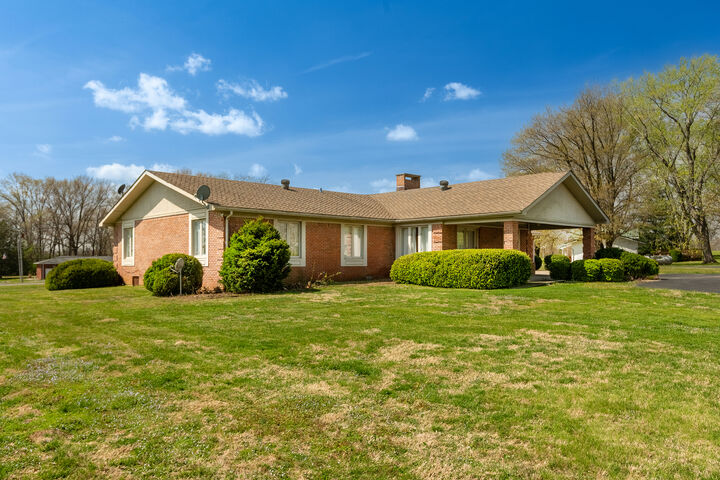 Property Photo:  1090 Old Route 146 Loop Loop  IL 62995 
