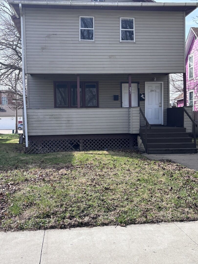 Property Photo:  231 3rd Avenue  IA 52732 