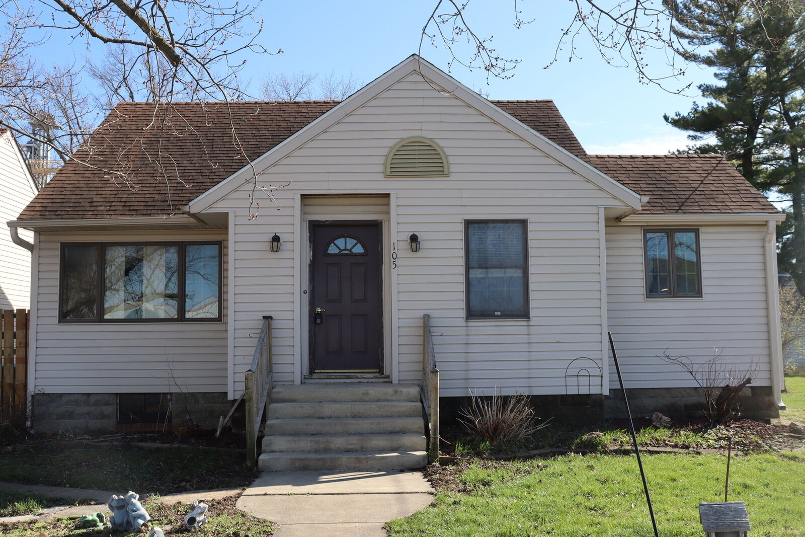 Property Photo: 105 Seiler Street IL 60951