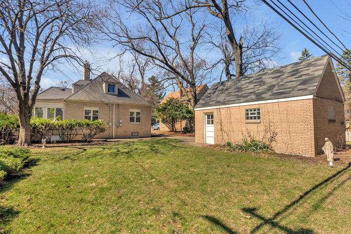Property Photo:  1039 Forest Hill Street  IL 60409 